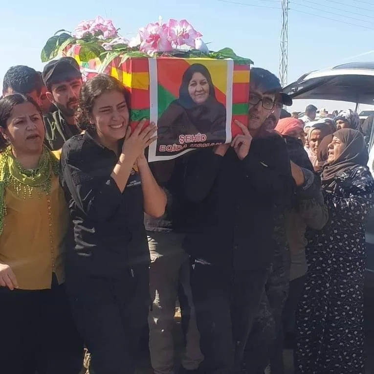 الأم عقيدة... مسيرة من النضال ورمز لمقاومة الكرامة 