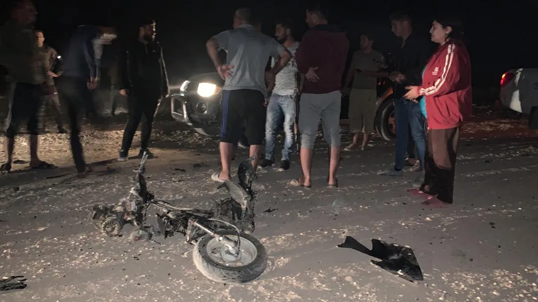 إصابة مدنيين جراء هجوم بدراجة نارية مفخخة في بلدة هيمو