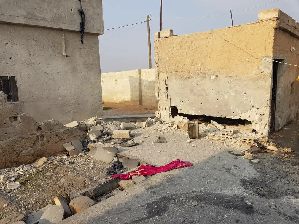 جيش الاحتلال والمرتزقة يقصفون مركز عين عيسى