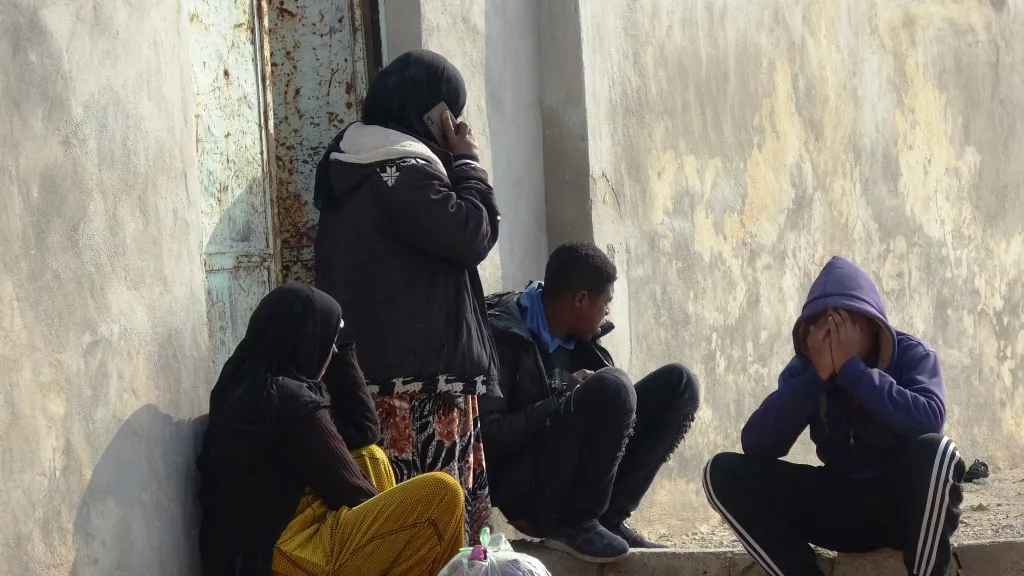 أهالي عين عيسى: نموت في منازلنا ولا ننزح عنها