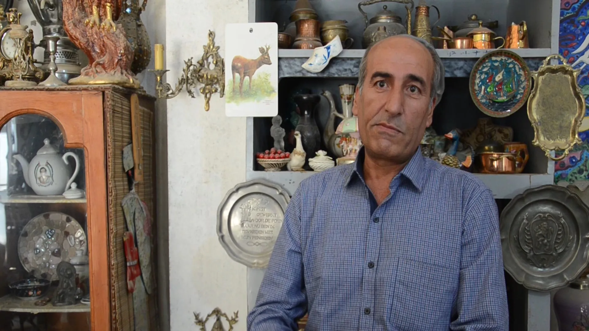 تعرف على قصة بائع القطع التراثية في عامودا