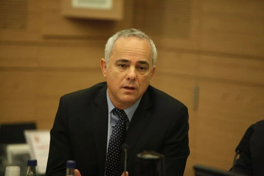 وزير إسرائيلي للرئيس اللبناني: لنلتقي وجهًا لوجه في إحدى الدول الأوروبية
