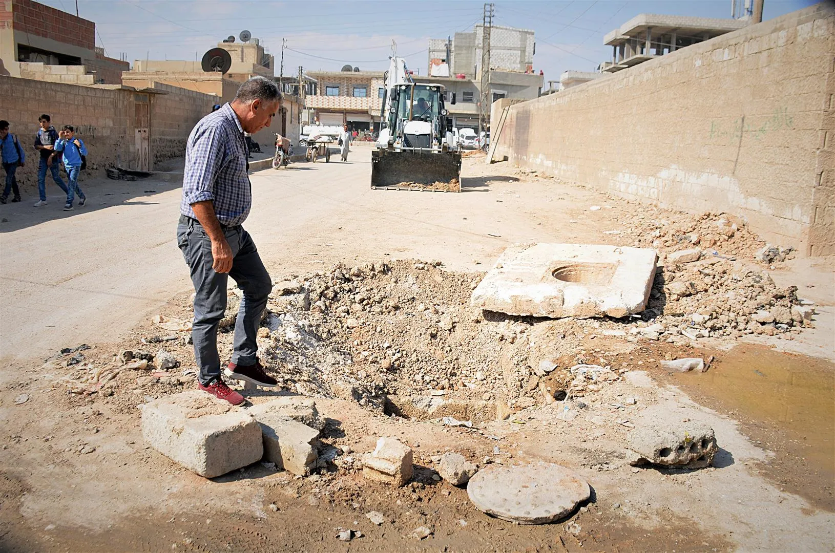 بلديات الشعب في الحسكة وحي الشيخ مقصود بحلب تستمر بأعمالها لخدمة المواطنين