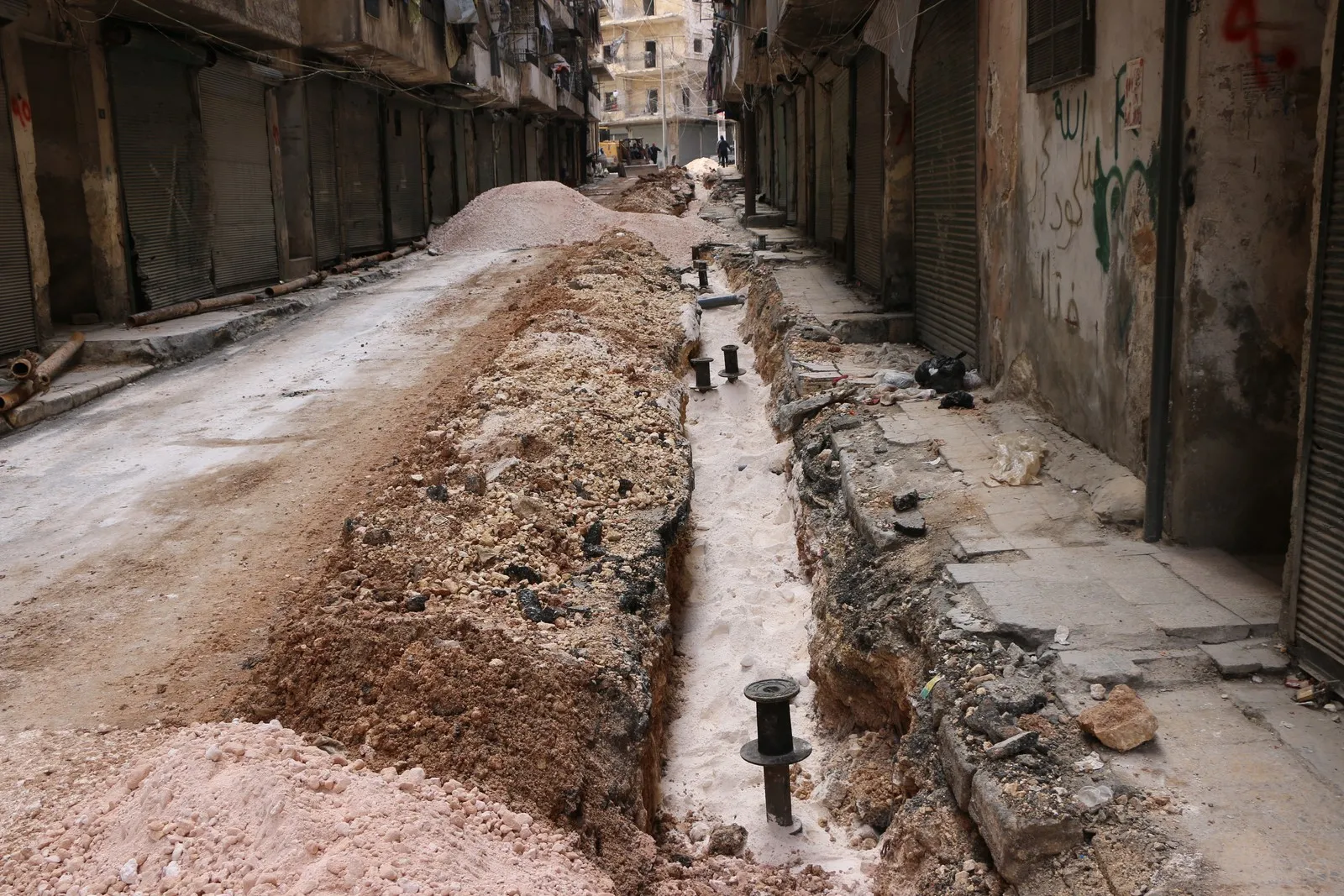بلديات الشعب في الحسكة وحي الشيخ مقصود بحلب تستمر بأعمالها لخدمة المواطنين