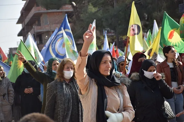 ​​​​​​​تظاهرات في مقاطعة قامشلو رفضاً للمؤامرات المحاكة ضد شنكال