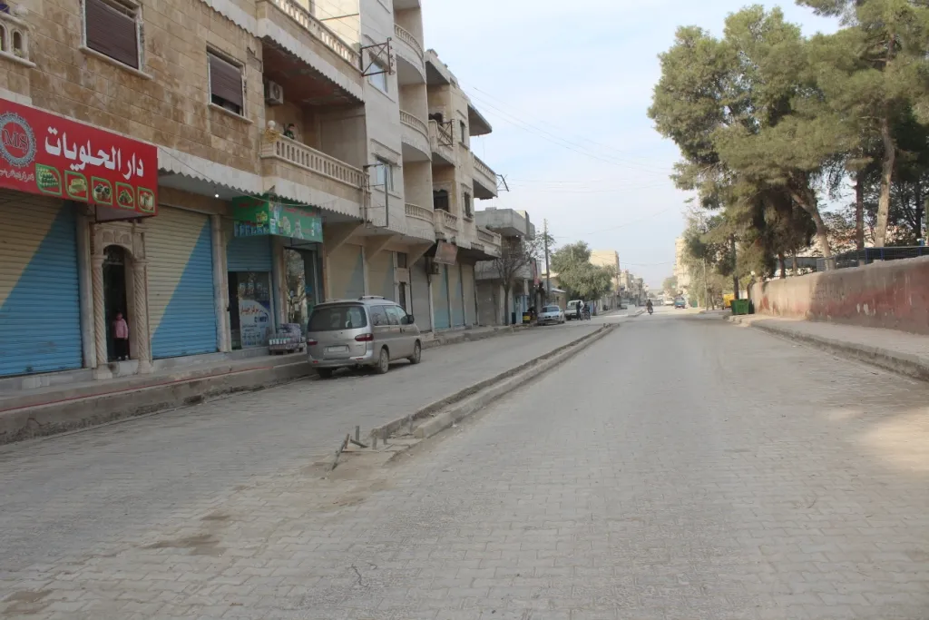 ​​​​​​​كوباني.. الأمن الداخلي يدعو الأهالي إلى الالتزام بالحظر ومخالفات تنتظر من لا يلتزم