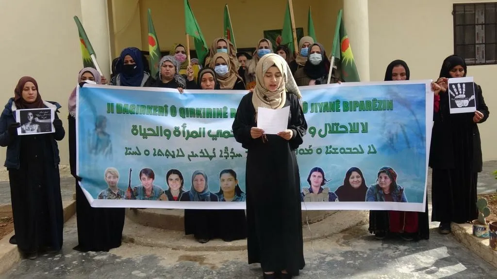 ​​​​​​​بيانات منفصلة من النساء في اليوم العالمي لمناهضة العنف