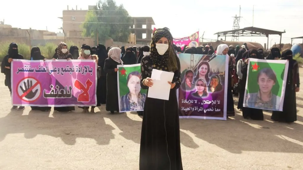 ​​​​​​​بيانات منفصلة من النساء في اليوم العالمي لمناهضة العنف