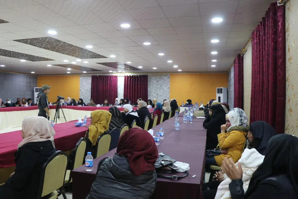 أنشطة متنوعة للنساء تعريفًا بيوم مناهضة العنف