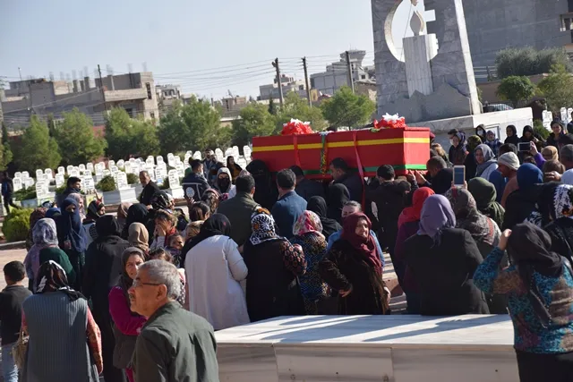 ​​​​​​​والدة شهيد: على الديمقراطي الكردستاني ألا يشارك في قتل أبناء شعبه