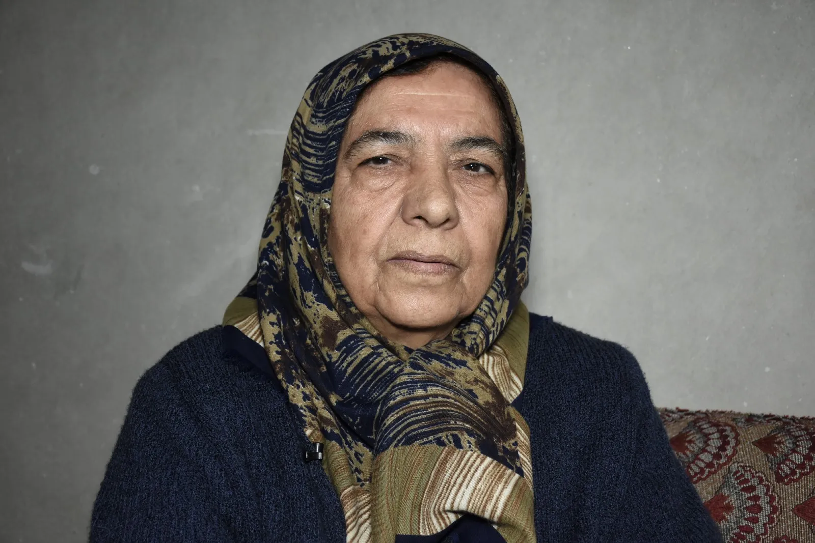 والدة معتقل سياسي تدعو إلى مساندة مقاومة السجون