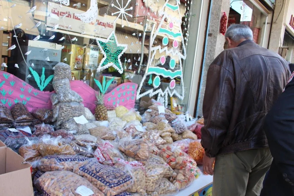 آمال وأمنيات للعام الجديد....الأمن والأمان وخروج الاحتلال جلّ ما يتمناه المواطنون