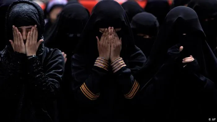 ​​​​​​​وكالة يمنية: 1121 فتاة بينهن قاصرات ومسنّات في معتقلات الحوثي