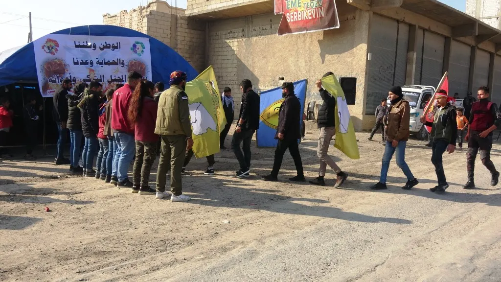 من عين عيسى.. شبيبة منبج يؤكدون وقوفهم مع قسد وأهالي الناحية