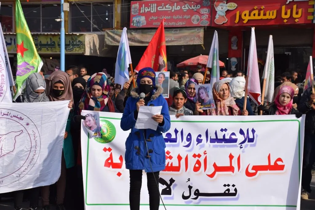 "المرأة الشابة بالرقة تدين جرائم تركيا ومرتزقتها بحق نساء المناطق المحتلة"