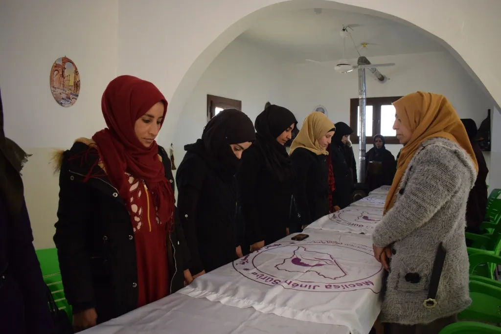 "التفكير السلبي والإيجابي" محور جلسة حوارية في منبج
