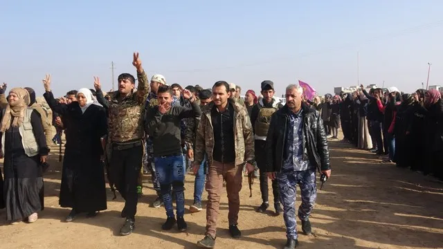 ​​​​​​​بعد ثلاثة أيّام... نساء الرّقةّ ينهينَ فعاليات خيمة الاعتصام بقراءة بيان