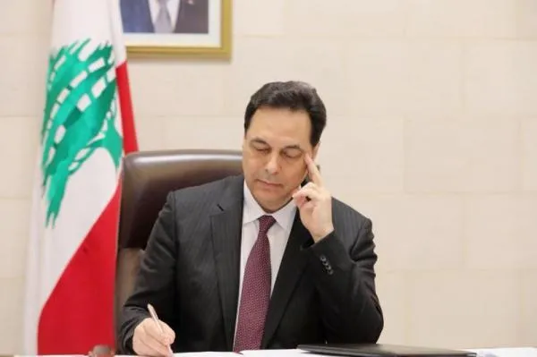 توجيه الاتهام لرئيس حكومة تصريف الأعمال ووزراء سابقين في تفجير مرفأ بيروت