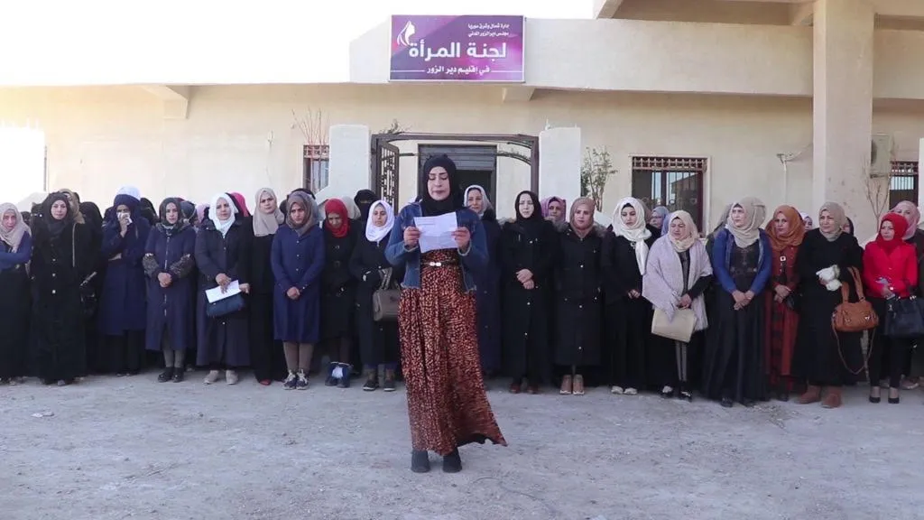 ​​​​​​​لجنة المرأة تستنكر هجمات الاحتلال التركي على عين عيسى وانتهاكاته بحق النساء المناضلات