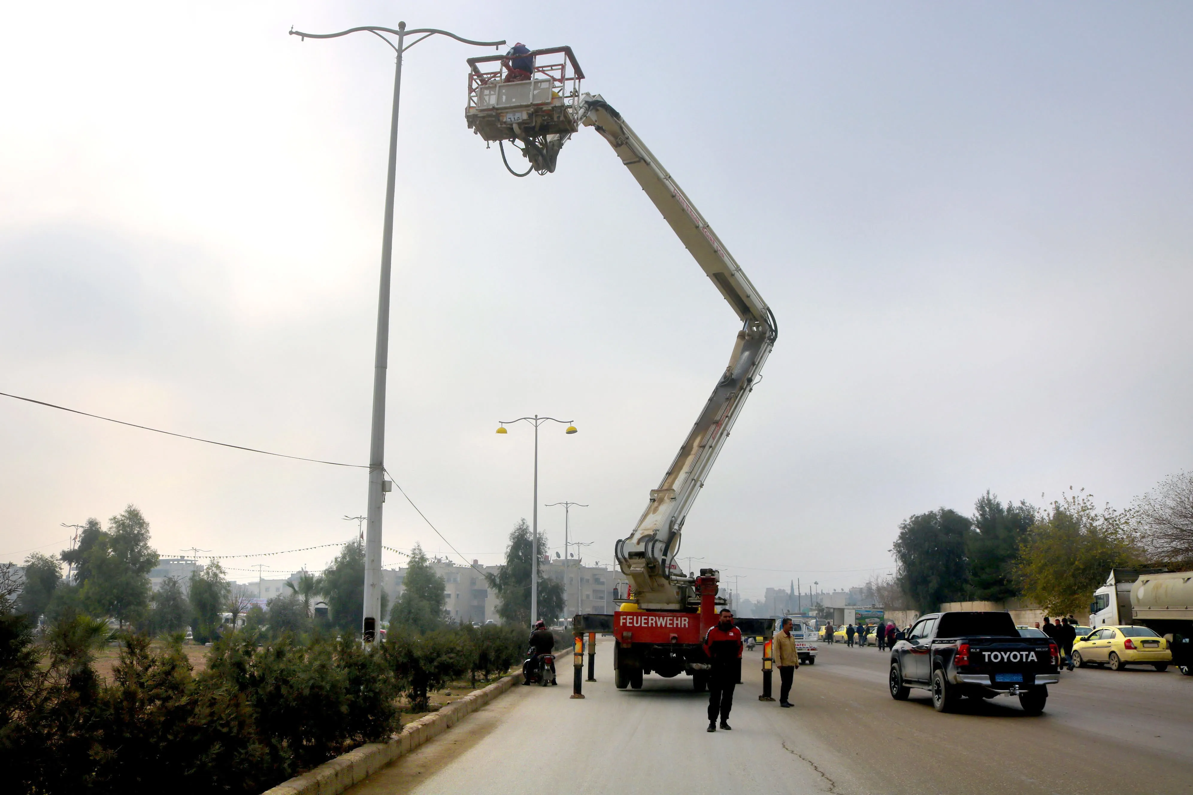 ​​​​​​​بلديات الشعب.. إنارة 60% من الحسكة وترميم شوارع 8 كومينات في الشهباء  