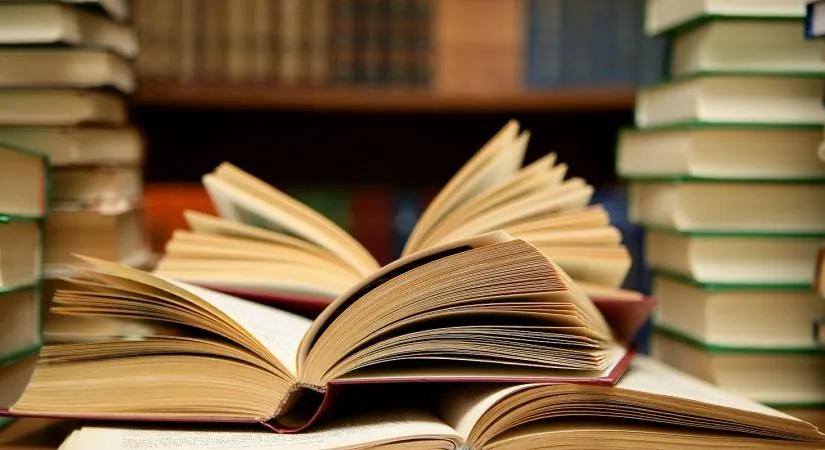 10آلاف كتاب هدية لجامعات شمال وشرق سوريا