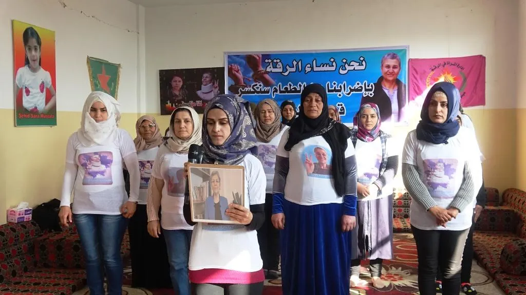نساء الرقة يعلنّ عن الإضراب عن الطعام تضامنًا مع مقاومة السجون