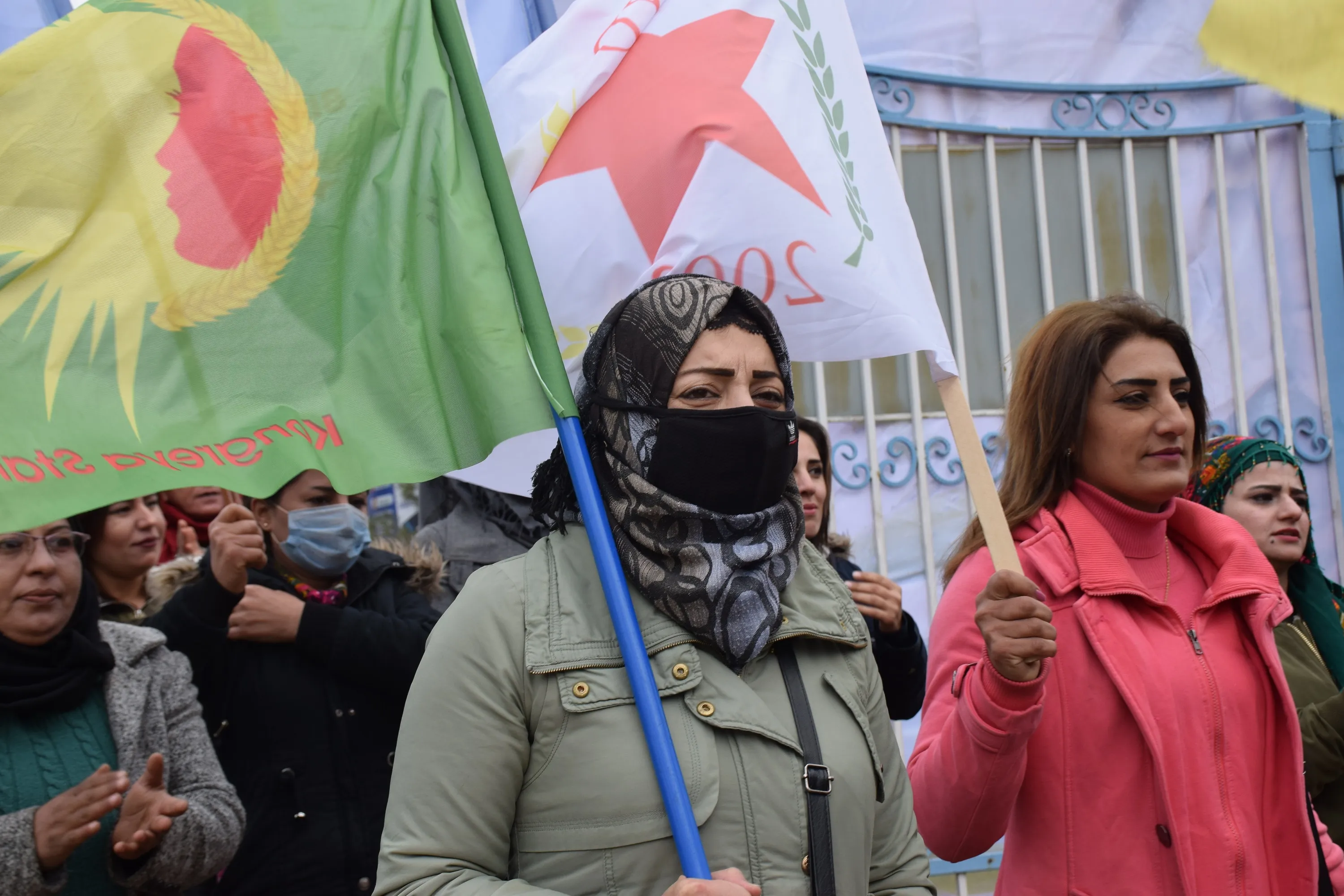 ​​​​​​​استمرار فعاليتي الاعتصام في قامشلو والحسكة بالتأكيد على مواصلة النضال