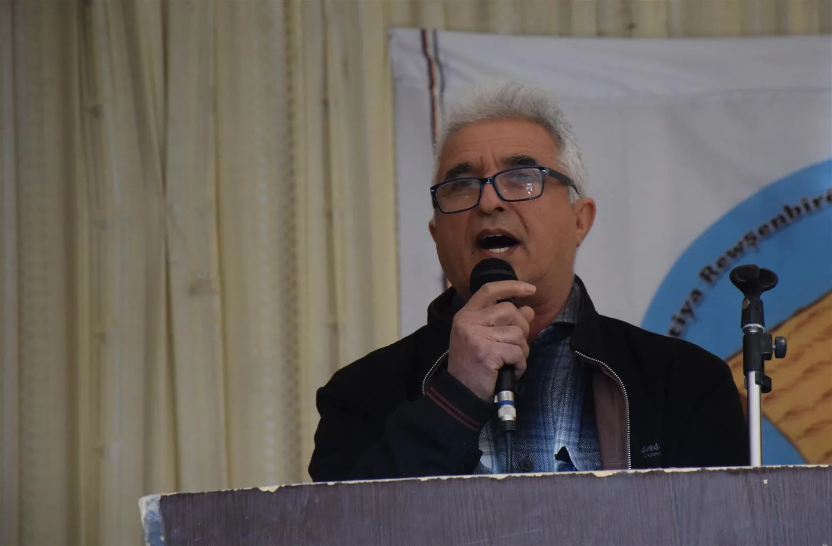 فعالية أدبية تدعو إلى تصعيد النضال ضد المحتل