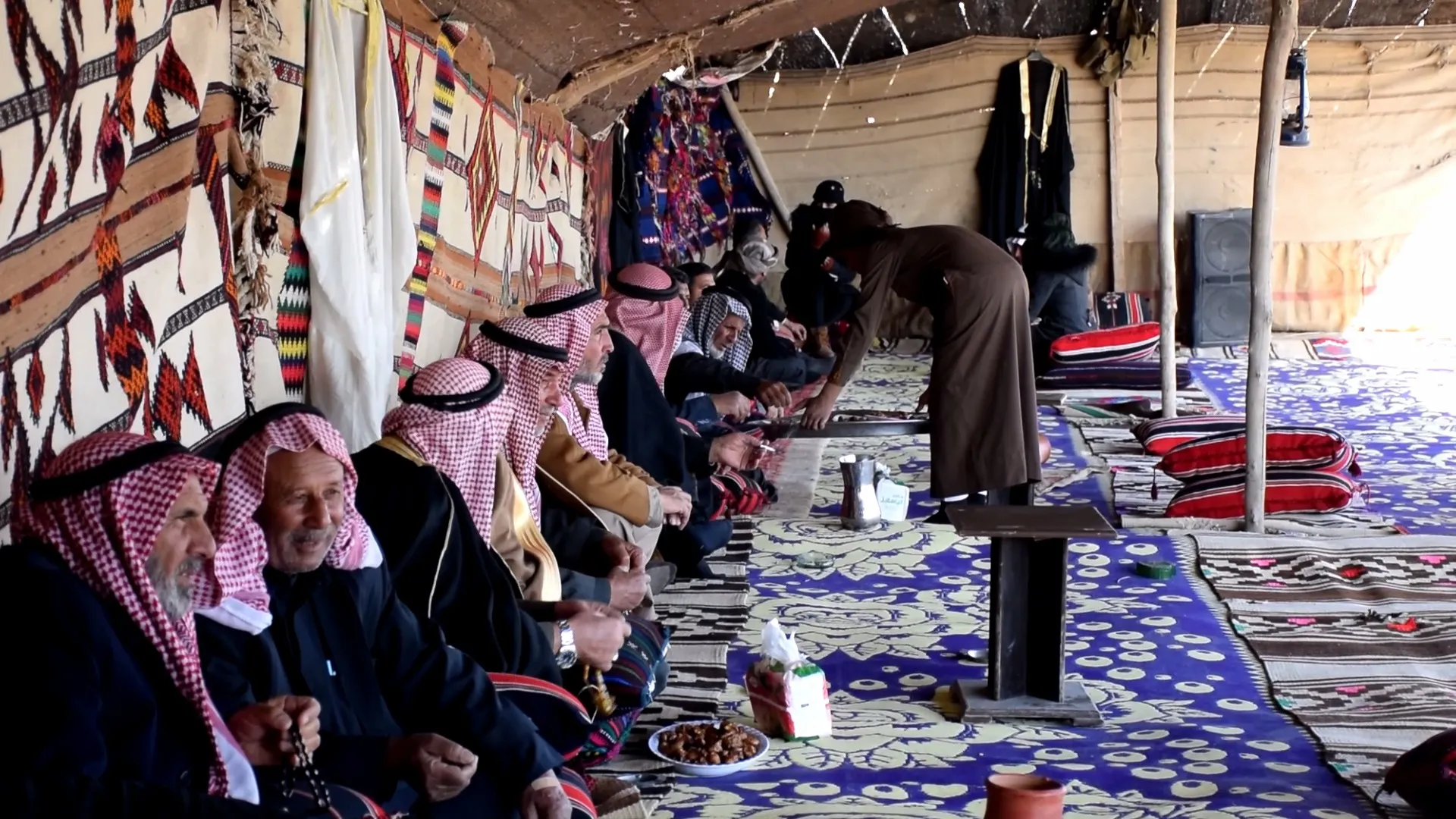  لجنة الثقافة في هجين تقيم فعالية للتعريف بتراث وأنساب المنطقة