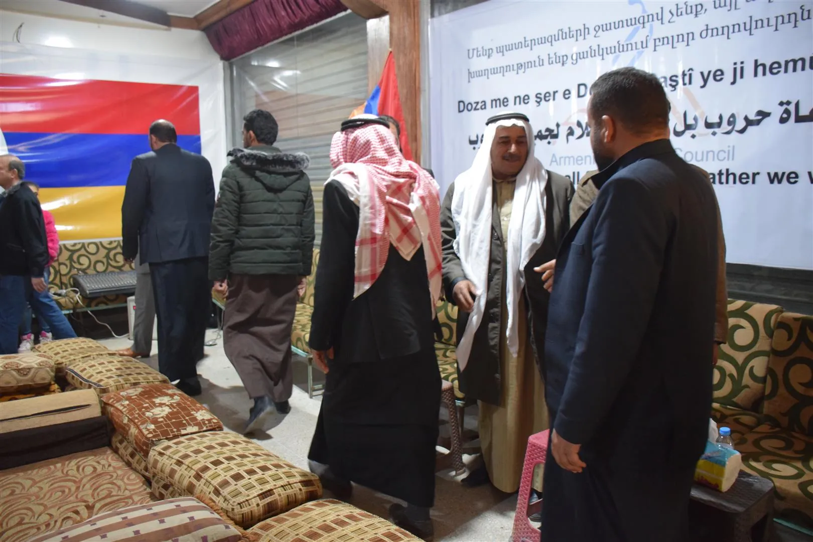 اجتماع بين شيوخ وعشائر دير الزور والمجلس الأرمني في مدينة الحسكة