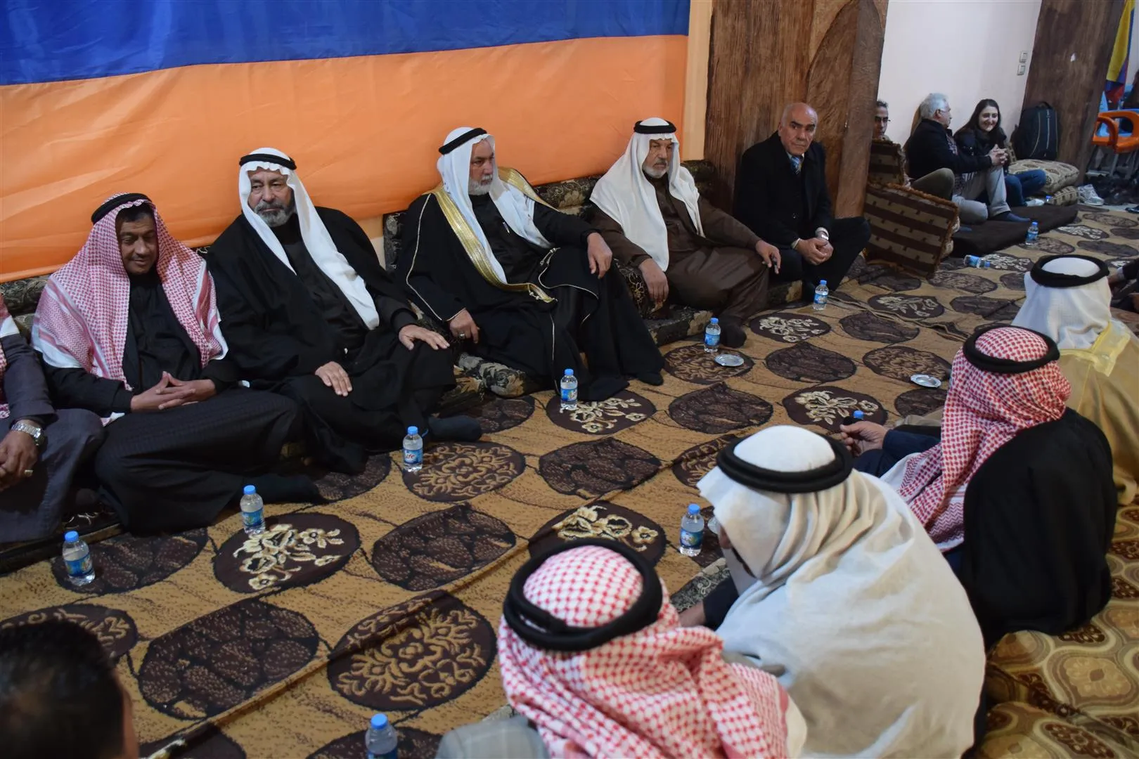 اجتماع بين شيوخ وعشائر دير الزور والمجلس الأرمني في مدينة الحسكة