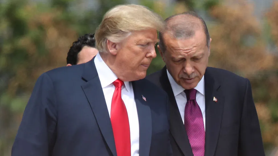 مساعي ترامب لإنقاذ أردوغان بشأن قضيّة بنك خلق ساهمت في تهرّب إيران من العقوبات
