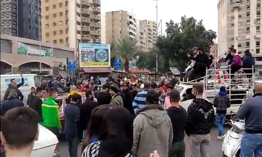 تواصل الاحتجاجات في لبنان.. وأول رد رسمي على الحراك