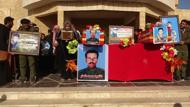 أهالي دير الزّور يشيّعون جثماني الشّهيدين علي العبد ومحمد الحلو