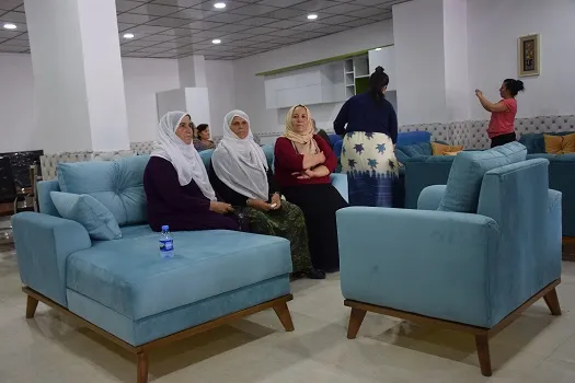 كدح المرأة يخفّف من أعباء الأزمة الاقتصادية عن كاهل المواطنين