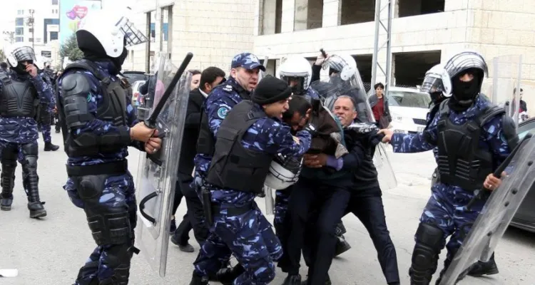 ​​​​​​​توترات وحملة اعتقالات متبادلة بين السلطة الفلسطينية وحماس