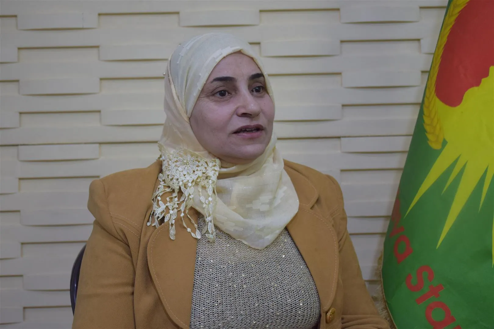 فلسطينيةٌ تتبنّى فكره: أوجلان منقذُنا ومنقذُ الإنسانية
