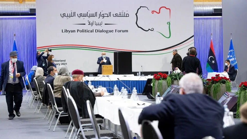 الحكومة الليبية المؤقتة تشترط لتسليم السلطة
