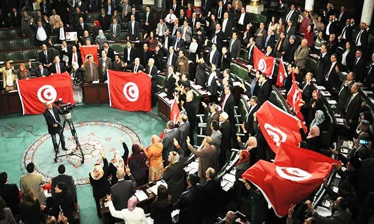 البرلمان التونسي يبدأ بإجراءات سحب الثقة من الغنوشي