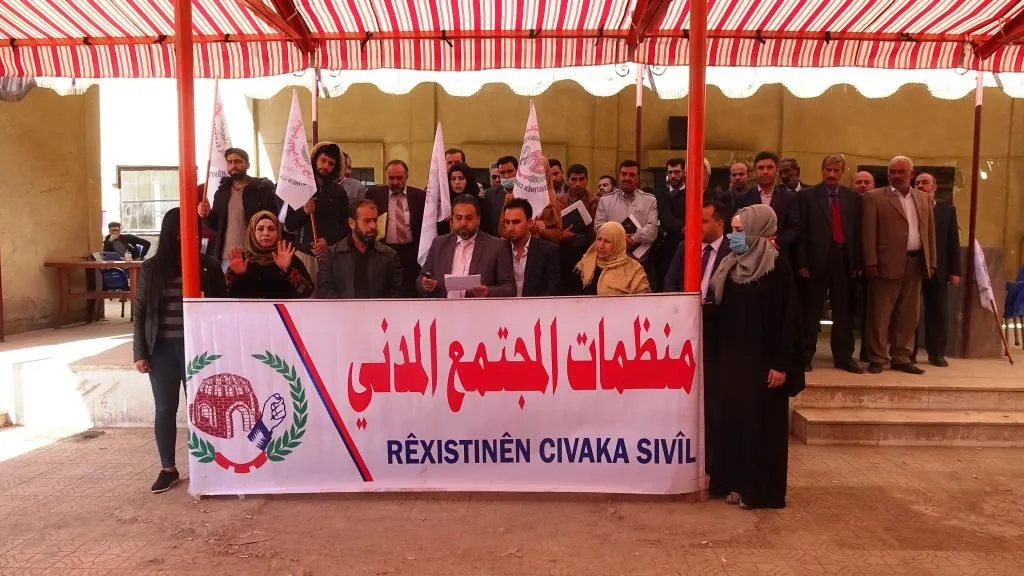 ​​​​​​​خيمة الحسكة تستمر بقراءة كتب ومجلدات القائد أوجلان ومحامو الرقة يعلنون وقوفهم مع القائد