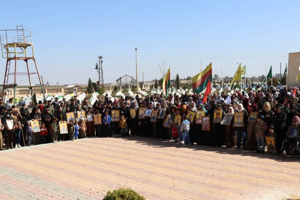 ​​​​​​​في استذكار 152 شهيدًا... المشاركون يعاهدون بمواصلة مسيرتهم