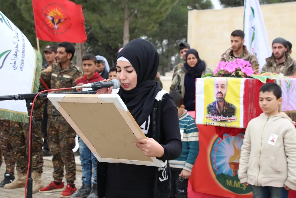 تشييع شهيد من لواء الشمال الديمقراطي إلى مثواه الأخير في منبج
