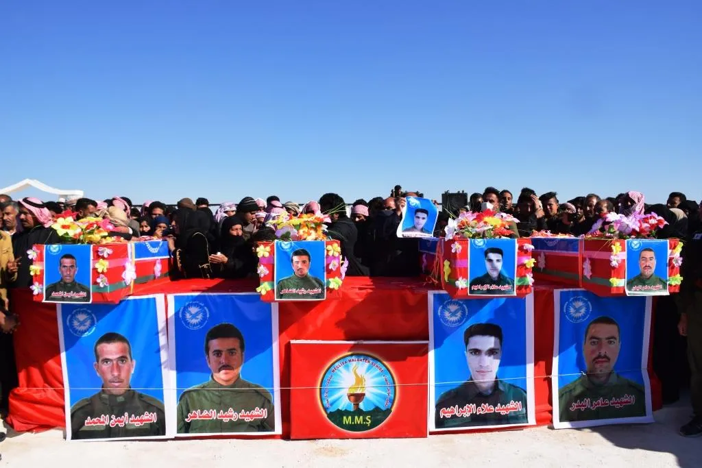 ​​​​​​​تشييع جثامين 4 شهداء من قوى الأمن الداخلي في الرقة