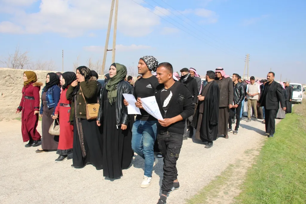 ​​​​​​​أهالي بلدة تل حوذان يستنكرون مقتل 3 شبان على يد قوات حكومة دمشق