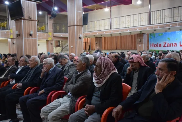 مع اقتراب 15 شباط أهالي قامشلو وديرك يستنكرون المؤامرة الدّوليّة على القائد أوجلان