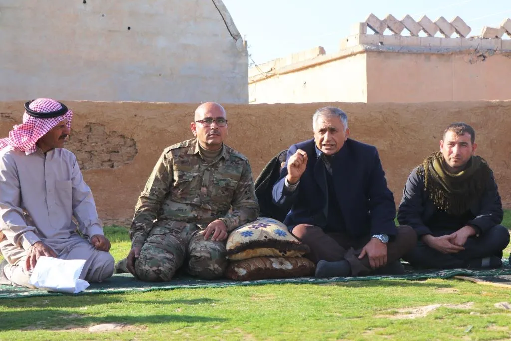 ​​​​​​​المجلسان العسكري والمدني لكري سبي يقدمان مساعدات للعوائل المتضررة من القصف في عين عيسى