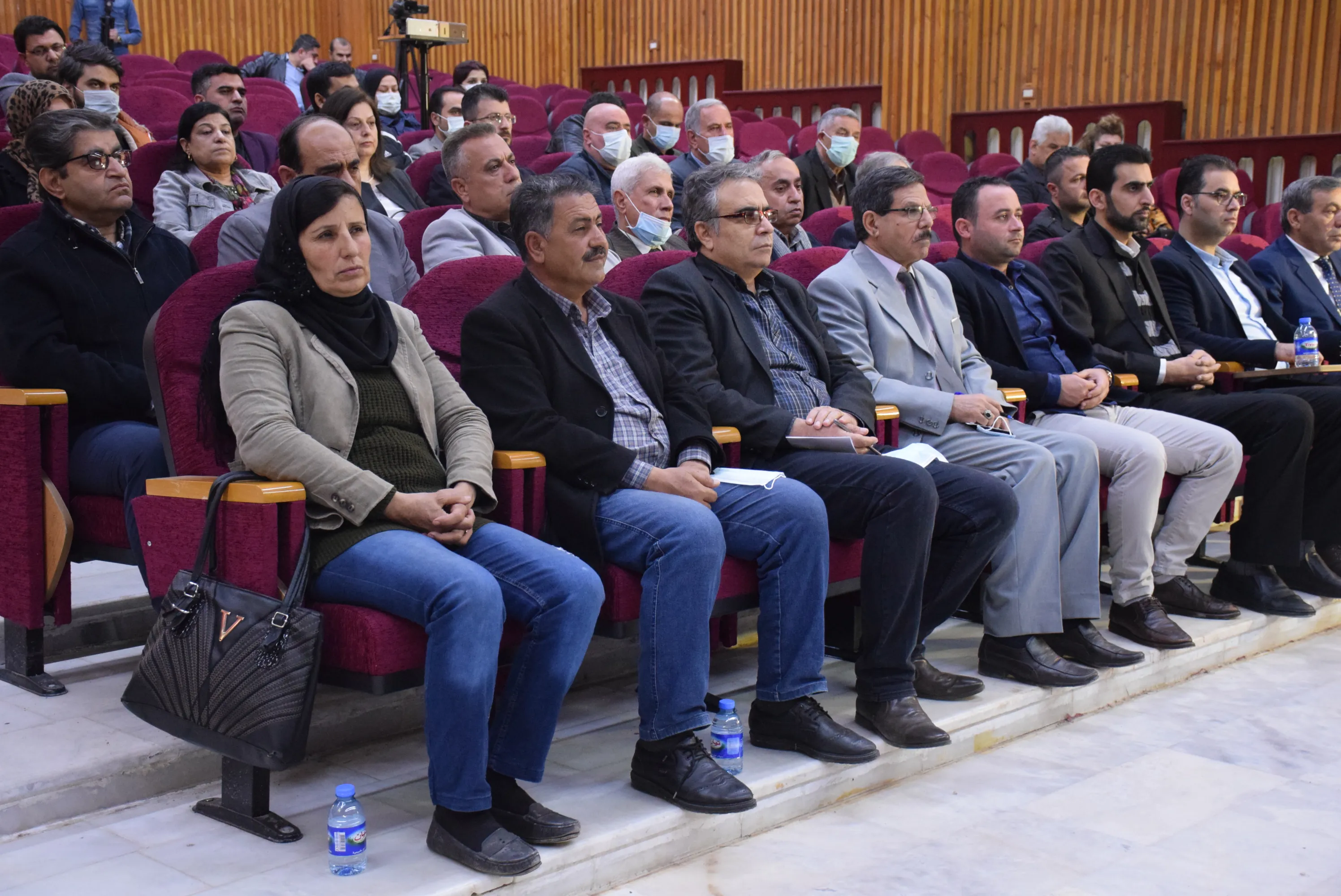 ندوة في قامشلو عن أهمّية المشاريع الصّغيرة والمتوسّطة وطرق إنجاحها