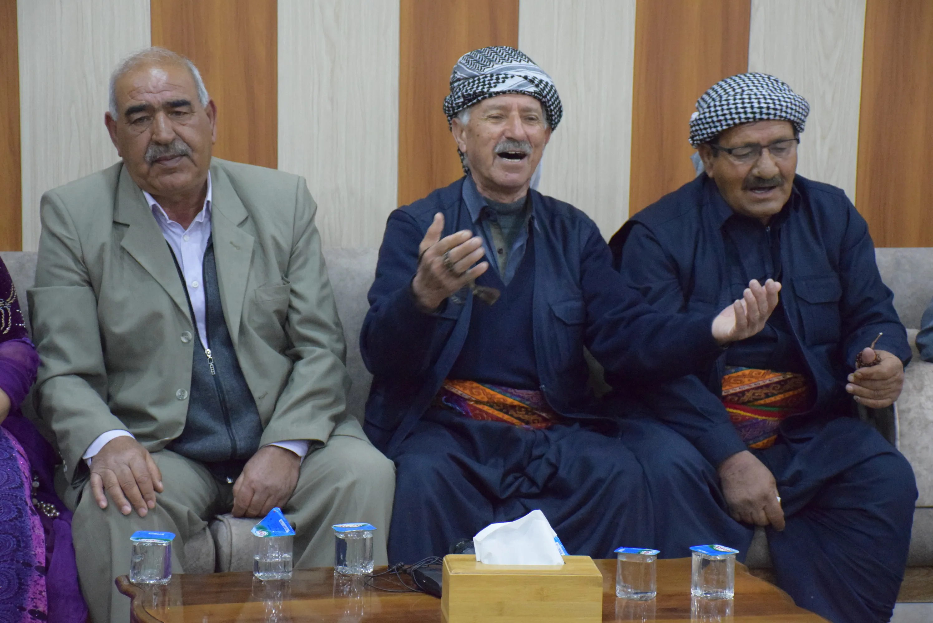 بمناسبة اليوم العالمي للغة الأم إحياء أمسية غنائية في قامشلو