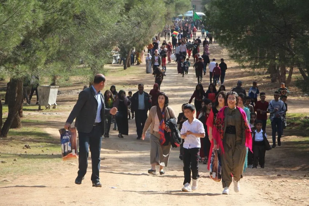 ​​​​​​​شعوب شمال وشرق سوريا تتوافد إلى الساحات للاحتفال بـ نوروز 2021