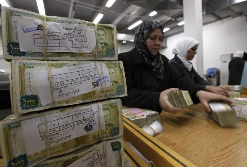 ​​​​​​​صحيفة: هل تجرؤ حكومة دمشق على تعويم العملة المحليّة؟